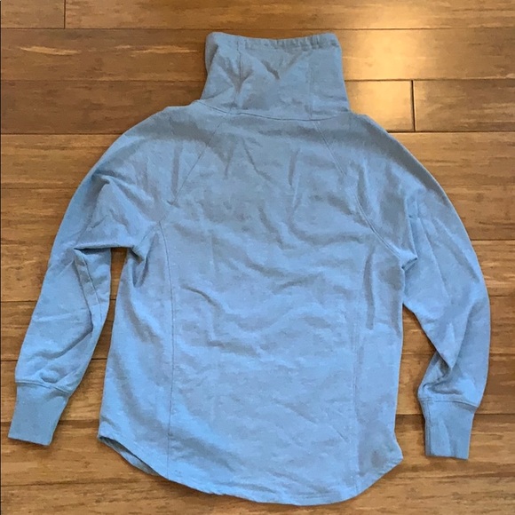 ☀️ 3/$36 or 2/$30 WALT DISNEY WORLD PARK Women’s Sweatshirt Sz M - Picture 2 of 3